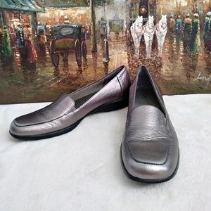 Trotters Jenn Shoes for Women. Walking woman shoes. Soft Shoes